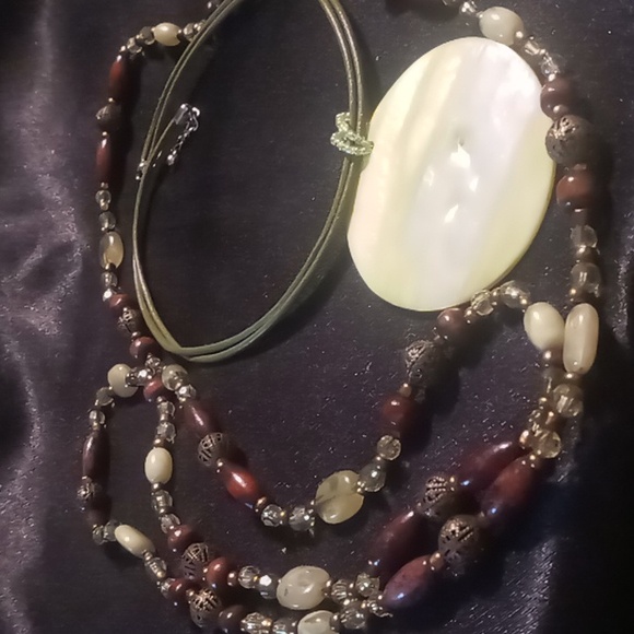 2 necklaces layered collar mother of pearl pendant 18 in long & beaded 24 in. - Picture 8 of 9